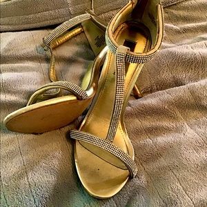 STEVE MADDEN FAYLINN GOLD & RHINESTONE HEELS